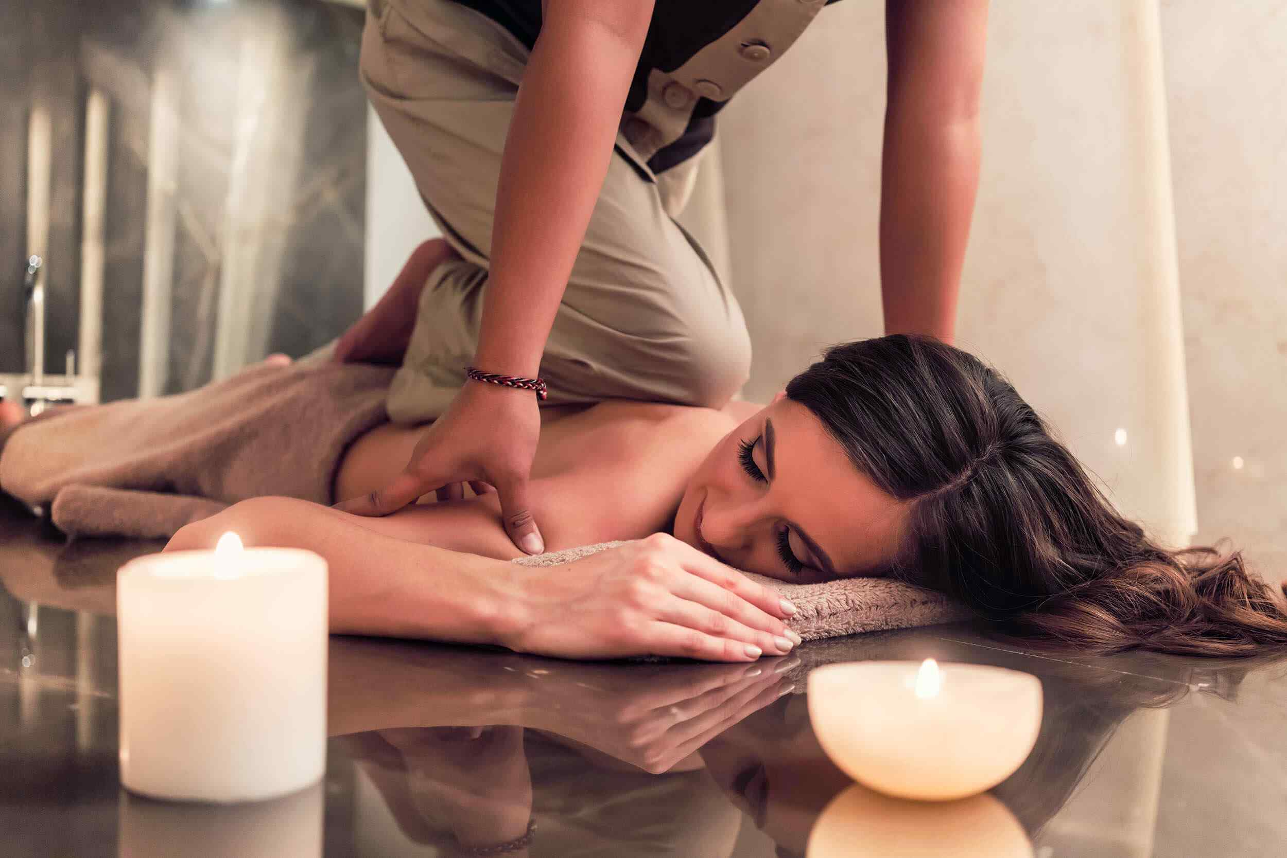 https://www.centronamaste.it/wp-content/uploads/2018/10/spa-massage-15.jpg
