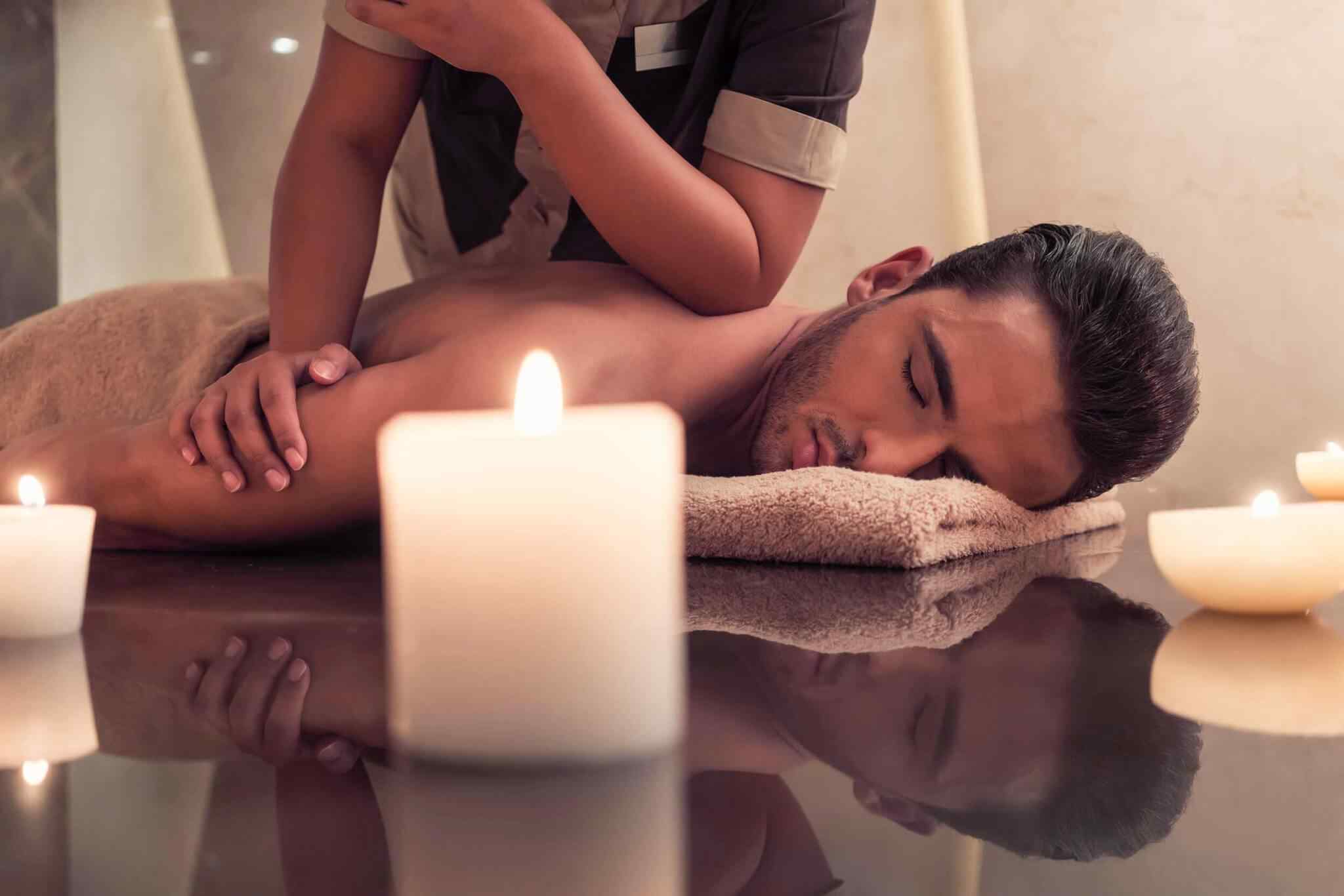 https://www.centronamaste.it/wp-content/uploads/2018/10/spa-massage-9.jpg